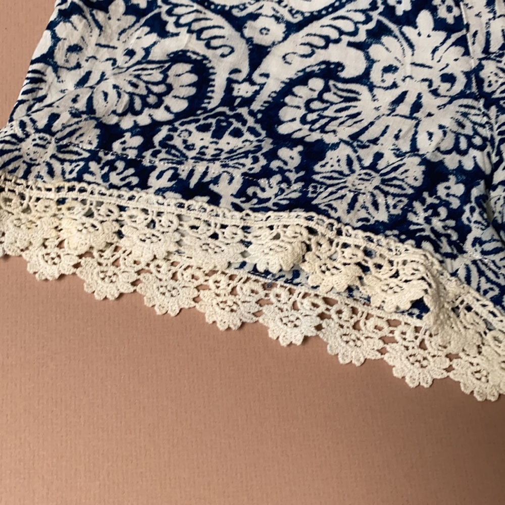 Banjul Damask Print Shorts View 4